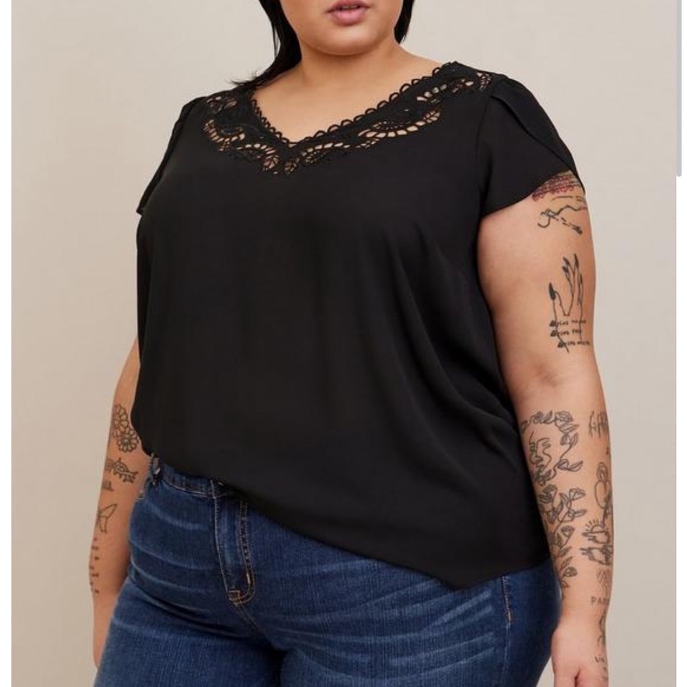 Georgette Embroidered V-Neck Tulip Short Sleeve